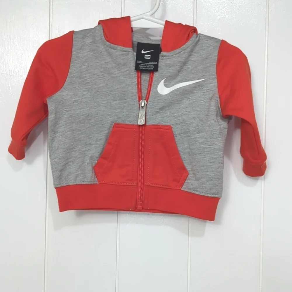 EUC Nike Hooded Jacket With Pockets